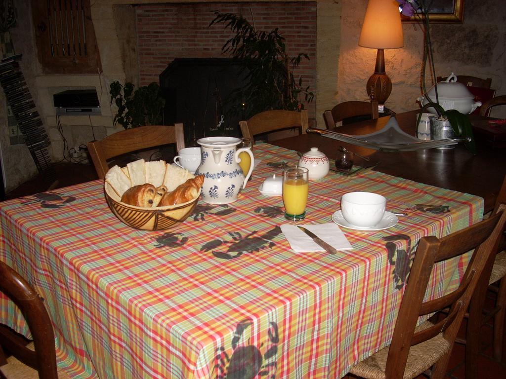 Bed and Breakfast Sous Les Marronniers Petit-Palais-et-Cornemps Екстер'єр фото